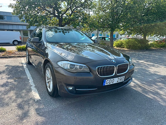 BMW 520d 3 of 5
