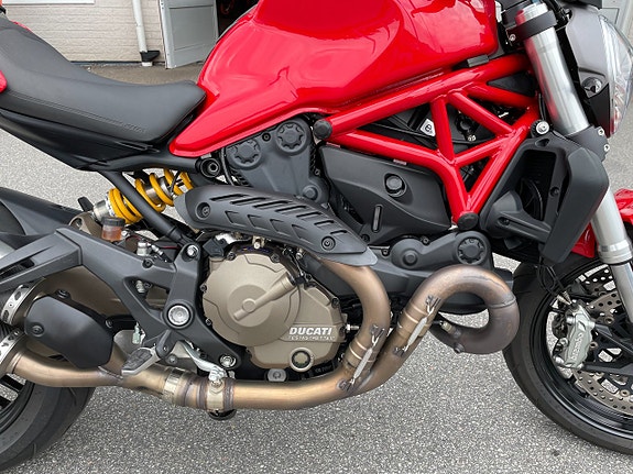 Ducati Monster 821 4 of 8