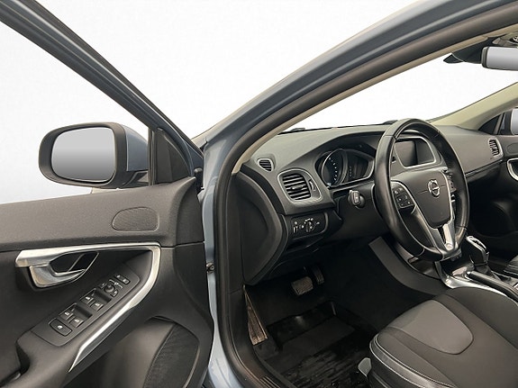 Volvo V40 11 of 30