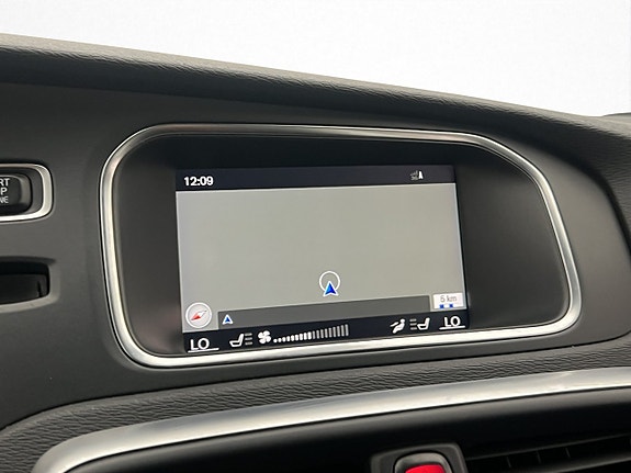 Volvo V40 22 of 30