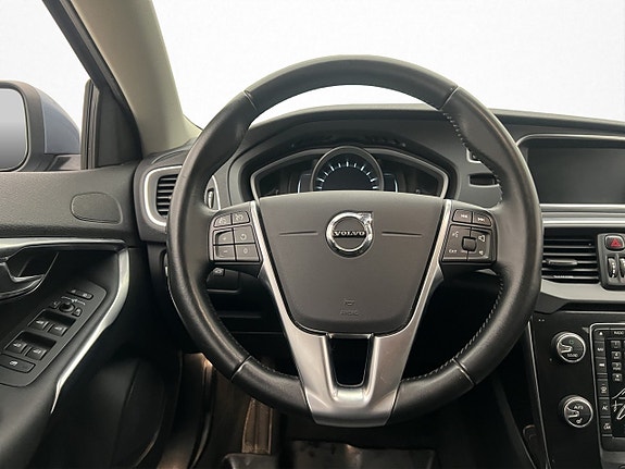 Volvo V40 14 of 30