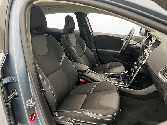 Volvo V40 15 of 30