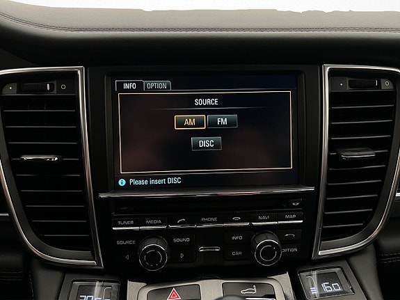 Porsche Panamera 4S 23 of 30