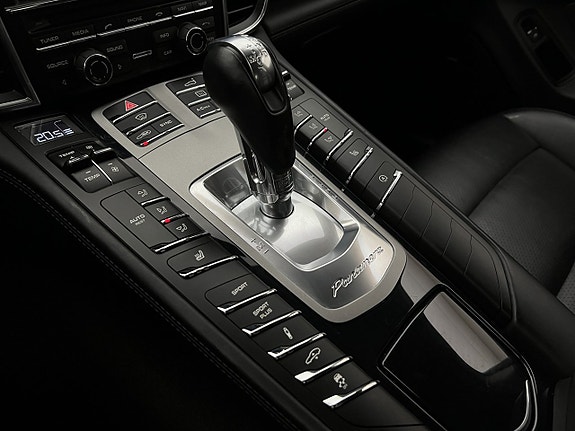 Porsche Panamera 4S 30 of 30