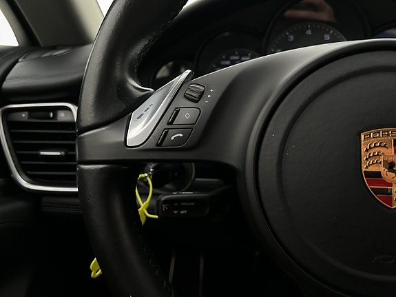 Porsche Panamera 4S 21 of 30