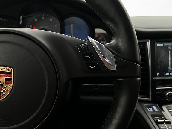 Porsche Panamera 4S 22 of 30