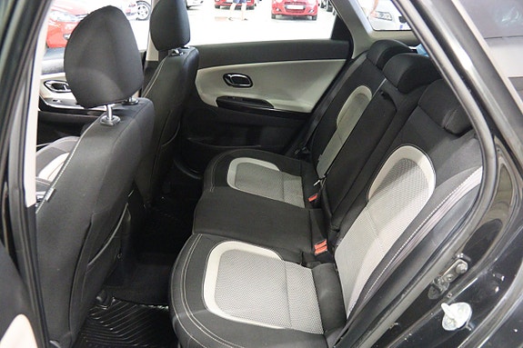 Kia Ceed 9 of 15