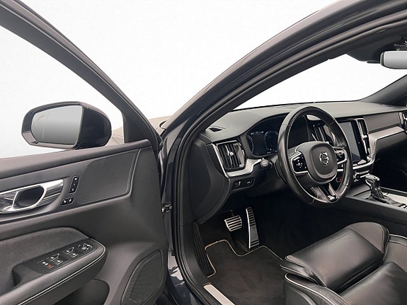 Volvo V60 16 of 30