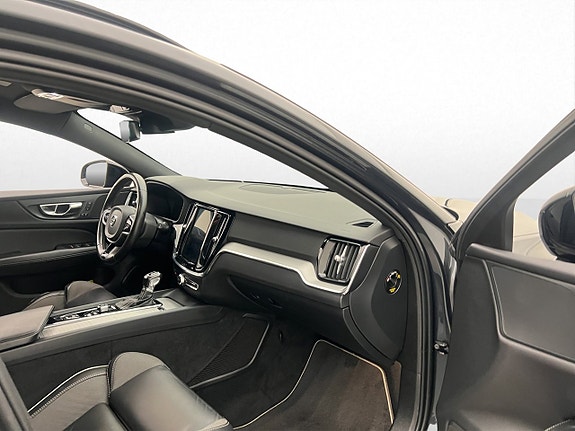 Volvo V60 15 of 30