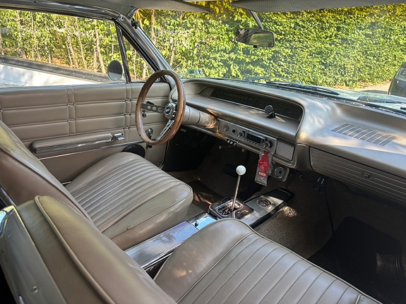 Chevrolet Impala 2 of 5