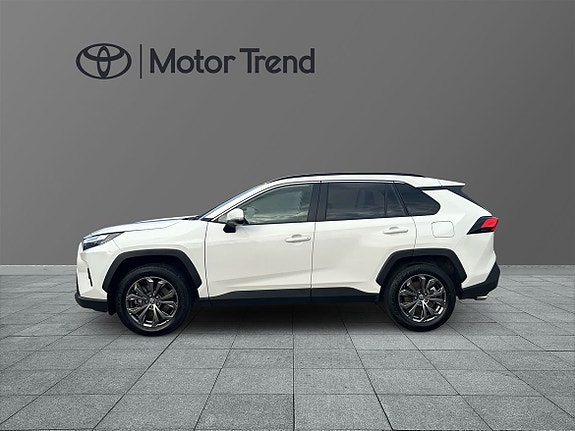 Toyota RAV4 5 of 5