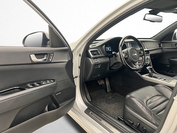 Kia Optima 12 of 30