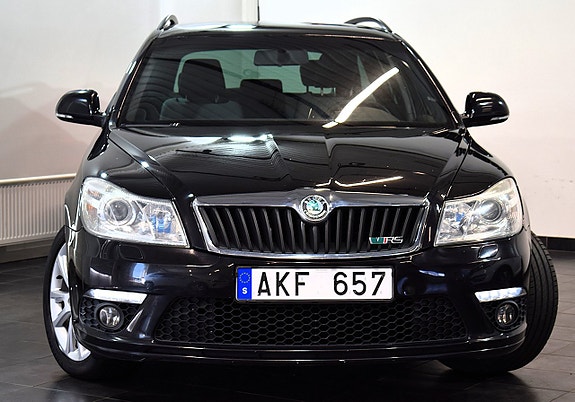 Skoda Octavia 2 of 5