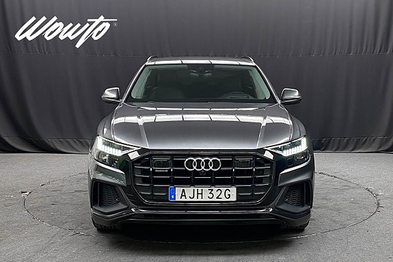 Audi Q8 2 of 5