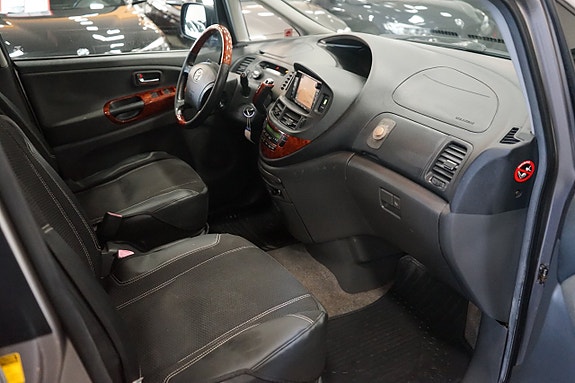 Toyota Previa 7 of 23