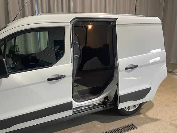 Ford Transit Connect 8 of 21