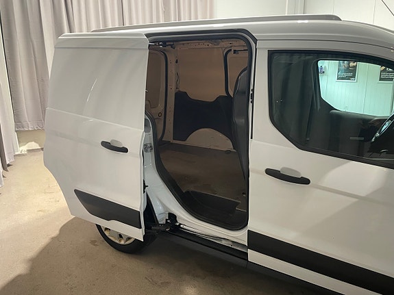 Ford Transit Connect 9 of 21