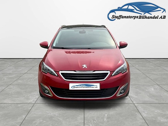 Peugeot 308 SW 2 of 5
