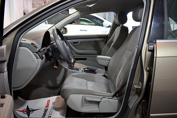 Audi A4 9 of 19