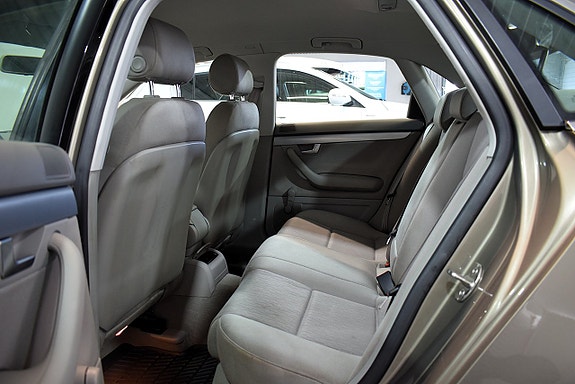 Audi A4 12 of 19