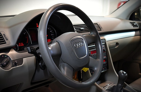 Audi A4 11 of 19
