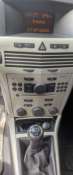 Opel Astra 9 of 16