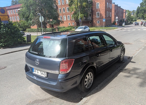 Opel Astra 2 of 5
