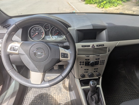 Opel Astra 10 of 16