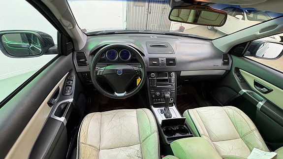 Volvo XC90 13 of 20