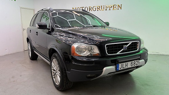 Volvo XC90 2 of 5