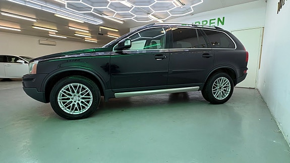 Volvo XC90 10 of 20