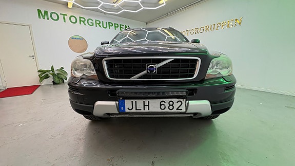 Volvo XC90 8 of 20