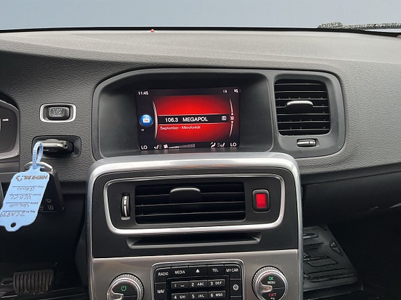 Volvo V60 Cross Country 11 of 18