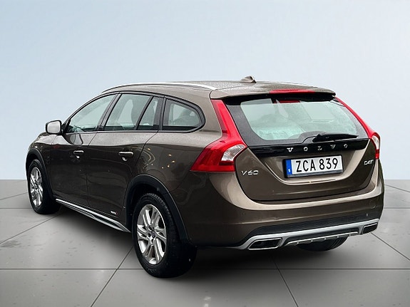 Volvo V60 Cross Country 5 of 18