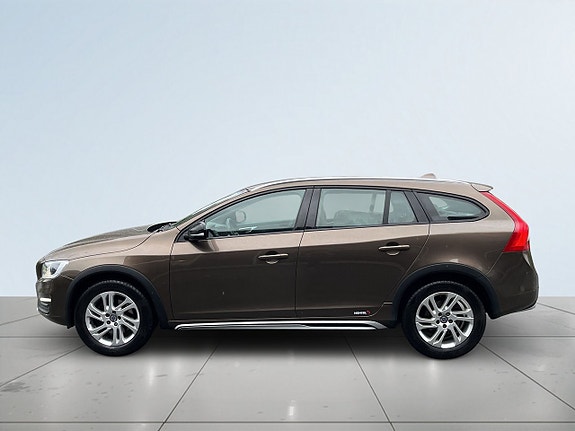Volvo V60 Cross Country 4 of 18