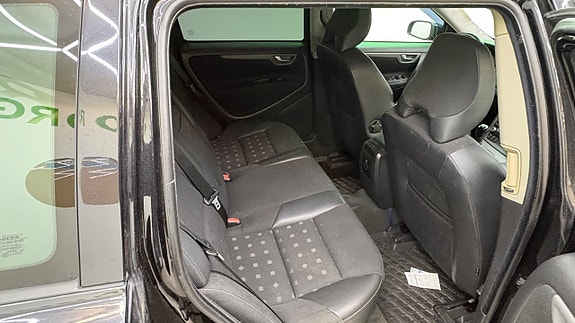 Volvo V70 11 of 21