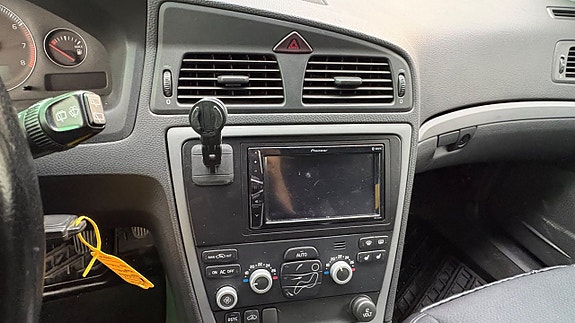 Volvo V70 13 of 21