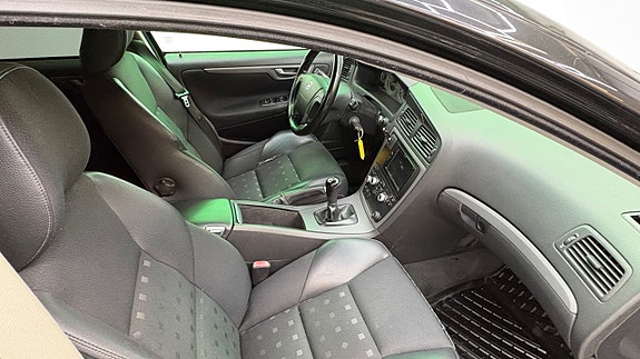Volvo V70 10 of 21