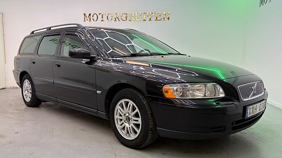 Volvo V70 3 of 5