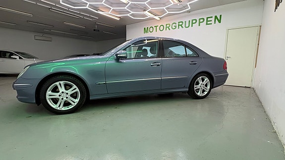Mercedes-Benz E320 6 of 30