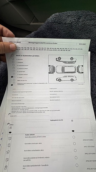 Mercedes-Benz E320 22 of 30