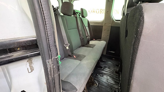 Nissan NV400 20 of 26
