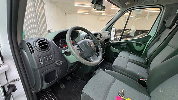 Nissan NV400 16 of 26