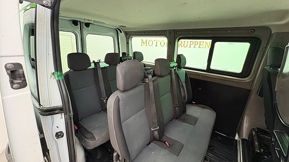 Nissan NV400 21 of 26