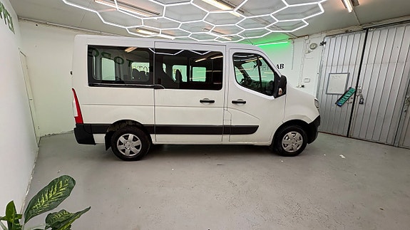 Nissan NV400 12 of 26