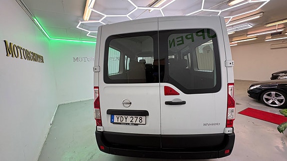 Nissan NV400 10 of 26