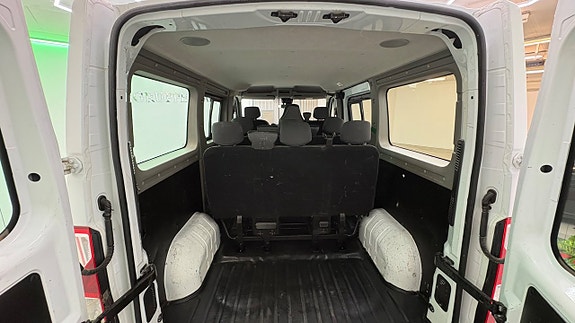 Nissan NV400 24 of 26