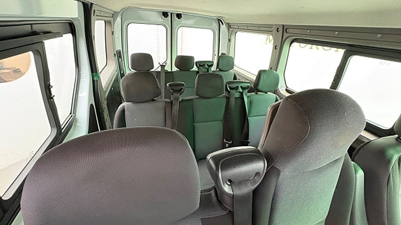 Nissan NV400 18 of 26