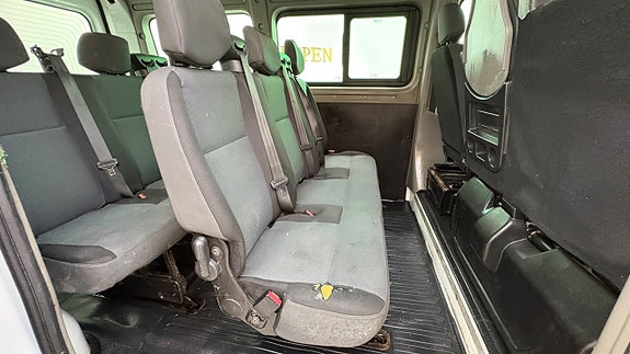 Nissan NV400 19 of 26