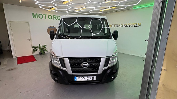Nissan NV400 8 of 26
